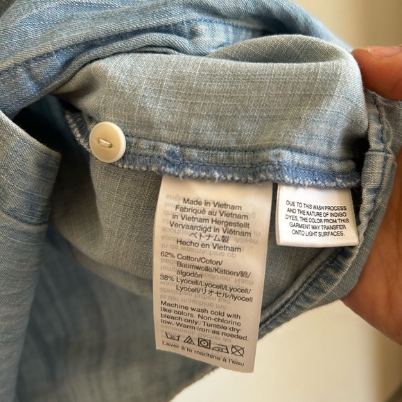 *Excellent Pre-Loved* Madewell Denim Blue Button Down Shirt - Picture 3 of 4